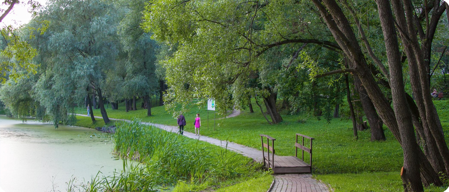 SpaGolod располагатся рядом с живописными местами и недалеко от станции метро «Ботанический сад»